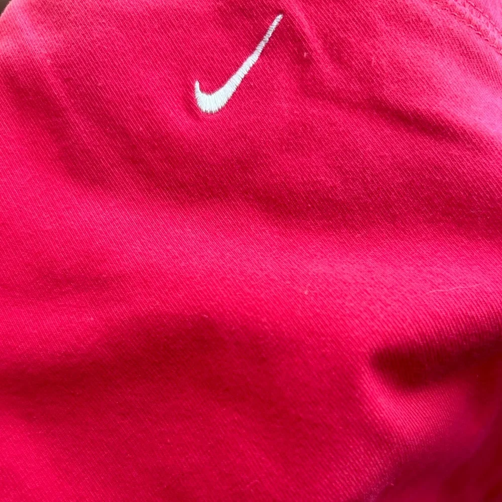 NWOT Hot Pink Nike V-Neck Sleeveless Top - size small